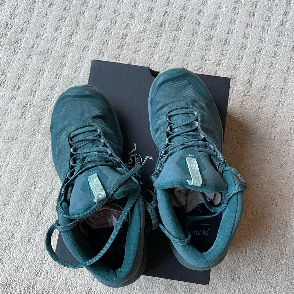 Arcteryx Aerios FL Mid GoreTex Hiking Shoes